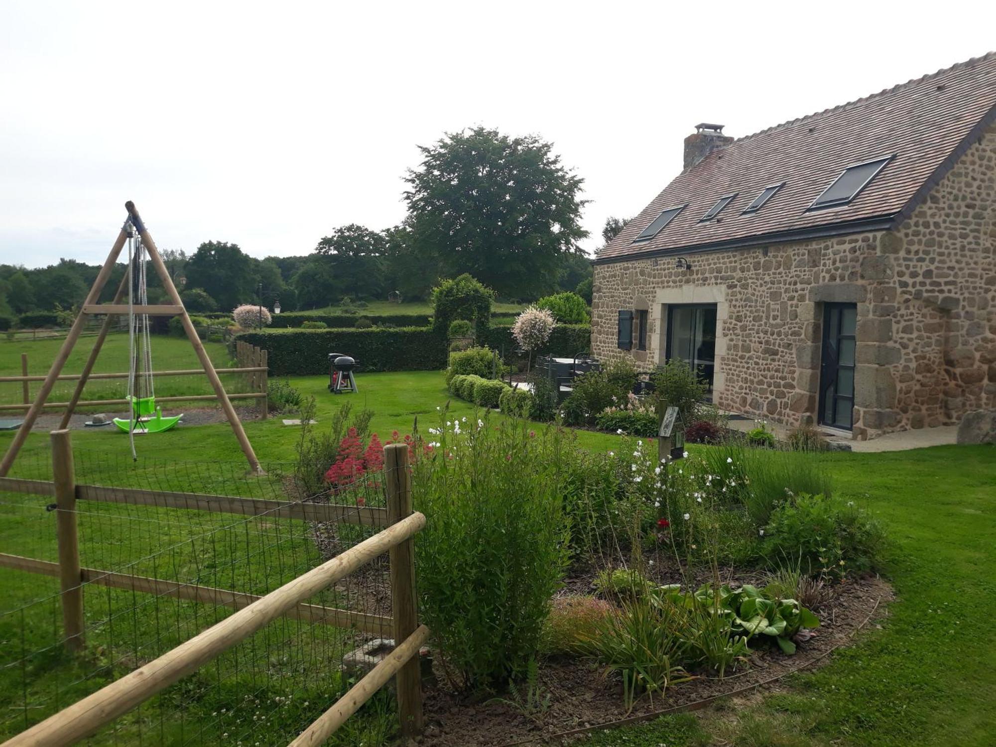 Gite De La Houssiere Joue-du-Bois Exteriör bild